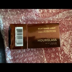 HOURGLASS SCATTERED LIGHT GLITTER EYESHADOW
